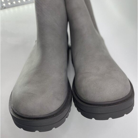 Soda Pilot Lug Sole‎ Low Heel Chelsea Fashion Ankle Booties Size 9 EUC - Picture 4 of 11